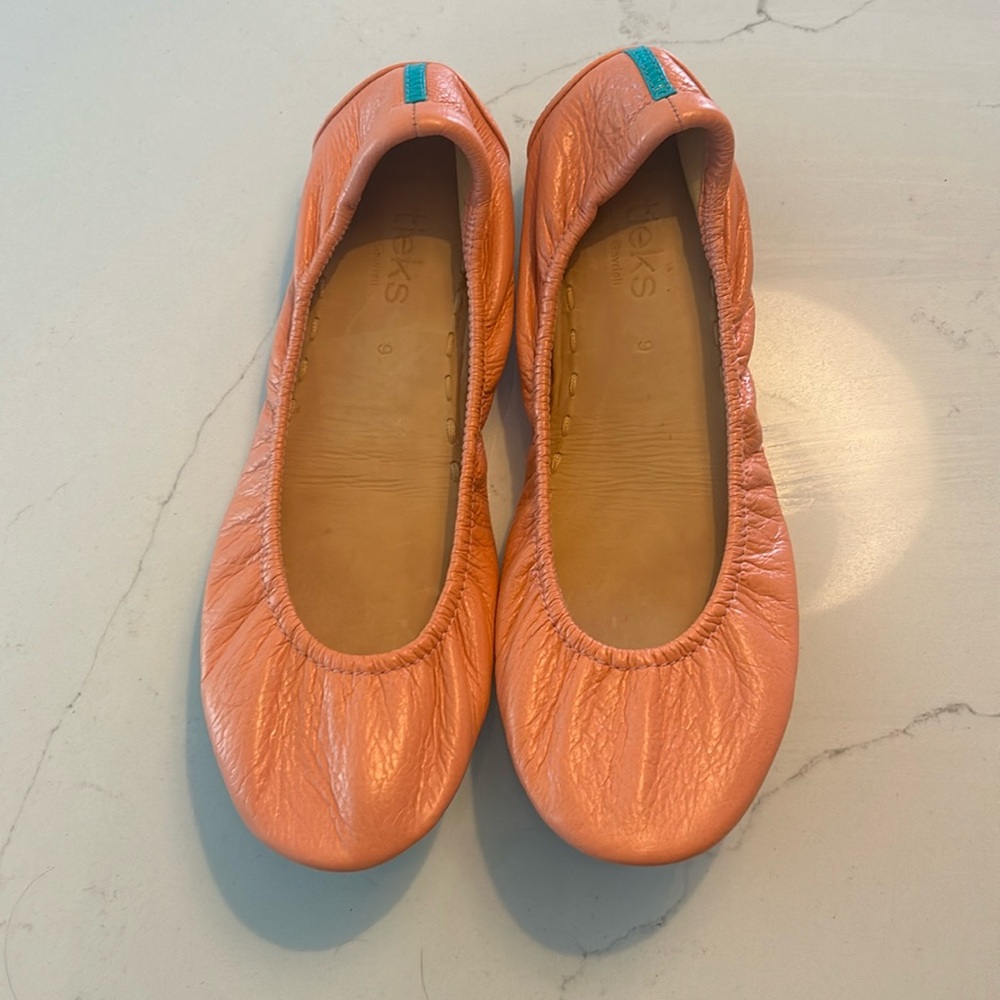 tieks flats size 9mute pink salmon color